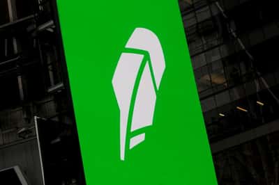 Image for Robinhood expands perpetual futures offering in Europe, plans crypto launch in UK