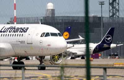 Image for Lufthansa sees return to full-year profit as travel picks up