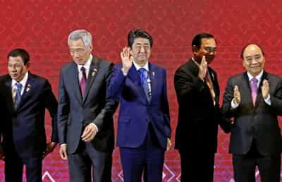 Image for Shinzo Abe sought to reinvigorate Japan with bold economic policies, strong armed forces