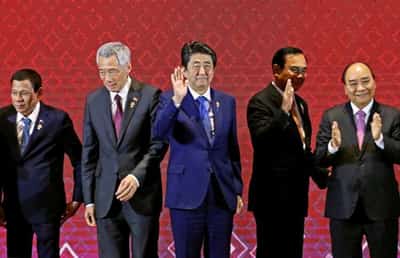 Image for Shinzo Abe sought to reinvigorate Japan with bold economic policies, strong armed forces