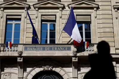 Image for Economic turbulence and rate hikes could jeopardise France's deficit efforts, fiscal watchdog warns