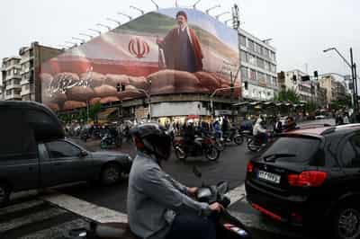 Image for Trump urges Iran to sign a deal and discusses prolonged blockade