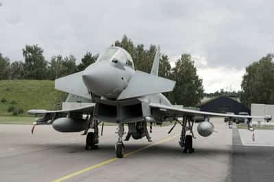 Image for Airbus pitches Eurofighter to Portugal as best replacement for F-16 jets