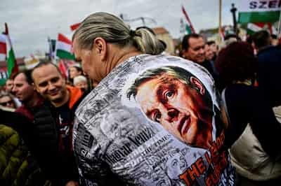 Image for Hungary's Orban seeks to boost support, opposition holds rival rally on 1956 anniversary