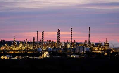 Image for Oil prices fall as OPEC+ output hikes counter Russia disruption concerns