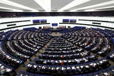 Image for EU lawmakers stall US trade deal in protest over Greenland