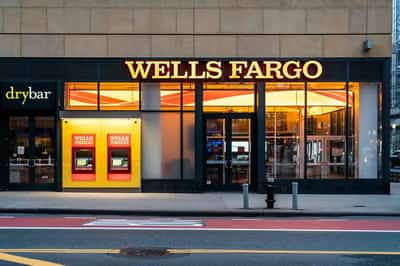 Image for US bank profits fall in choppy quarter marked by special charges, falling lending margins