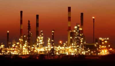 Image for Oil rises as Libya outages add to Russia supply fears