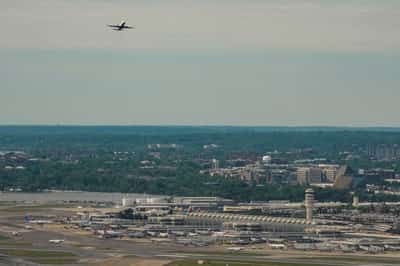Image for US airline stocks rise as oil retreats to pre-Iran war levels