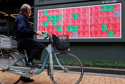 Image for Equities fall with US Treasury yields after data, oil sinks