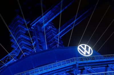 Image for German unions warn of massive opposition in turnaround dispute with Volkswagen