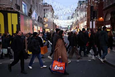 Image for UK retail sales fell 1.3% in April, ONS says