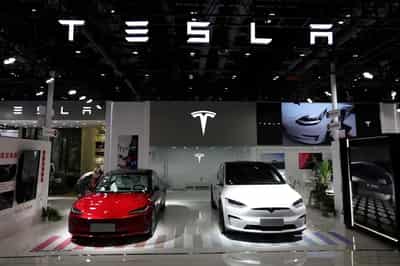 Image for Tesla launches new Model 3 long-range variant at $42,490, website shows