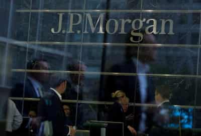 Image for JPMorgan to bring all staff back to office in England &#8211; memo