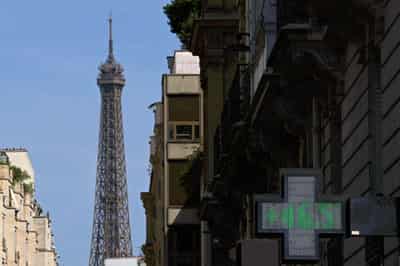 Image for Paris police ask organisers to cancel Pride march amid heatwave or face ban