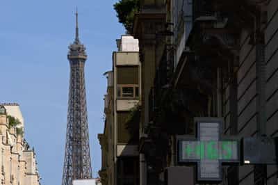 Image for Paris police ask organisers to cancel Pride march amid heatwave or face ban