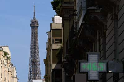 Image for Paris police ask organisers to cancel Pride march amid heatwave or face ban