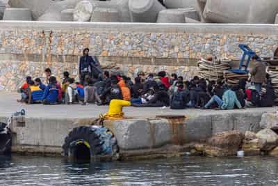 Image for Greece drafts tougher law for rejected asylum seekers, PM says