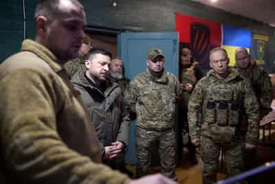 Image for Ukraine reports Russian attacks and battlefield clashes despite ceasefire