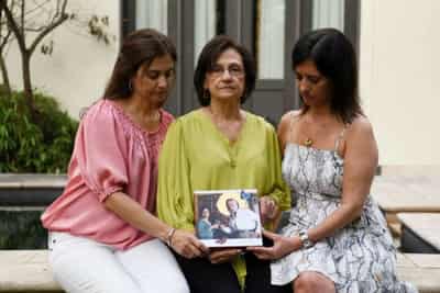 Image for U.S. COVID-19 deaths cross painful 600,000 milestone as country reopens