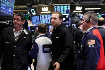 Image for Benchmark Treasury yield hits 3-yr high; dollar index reaches 100