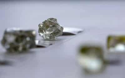 Image for Diamond miner De Beers returns to Angola after ten-year absence