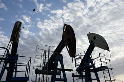 Image for Oil prices slip as Iran-Oman talks fuel hopes for US-Iran peace deal