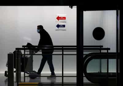 Image for Japan weighs relaxing border rules on COVID -media
