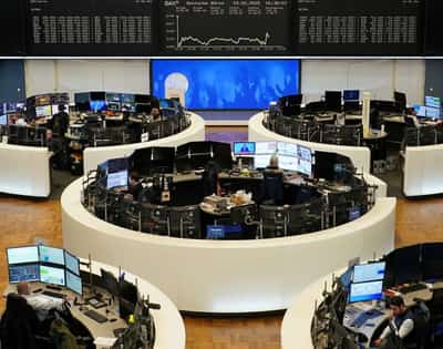 Image for STOXX 600 hits record high on robust earnings, focus on talk of Ukraine peace plan