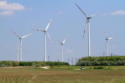 Image for Hungary plans renewable energy push to curb prices and import needs