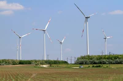 Image for Hungary plans renewable energy push to curb prices and import needs