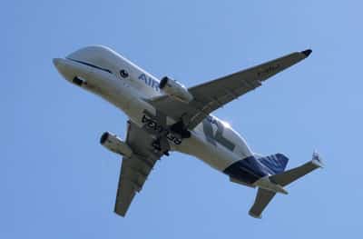 Image for Airbus April deliveries at 67, trails year-ago
