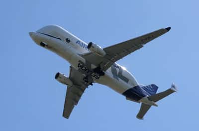 Image for Airbus April deliveries at 67, trails year-ago