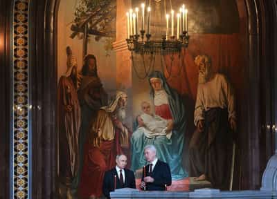 Image for Putin attends Orthodox Easter service after declaring  ceasefire in Ukraine
