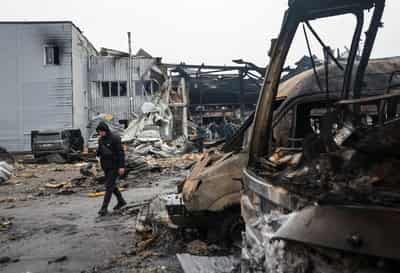Image for Kremlin says main Ukraine issues will be discussed in Geneva talks, including territory