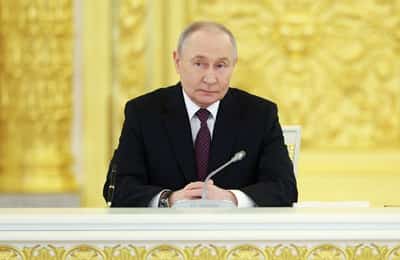 Image for Putin will convey Arab concerns to Iran about attacks on oil infrastructure, Kremlin says
