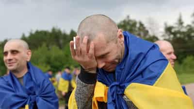 Image for Ukraine and Russia exchange POWs in latest swap