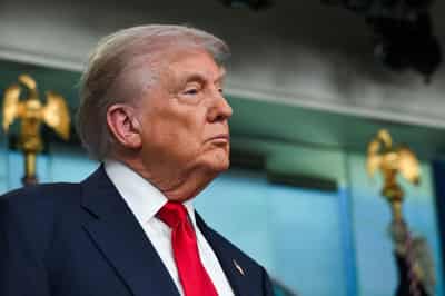 Image for Trump says both sides in Ukraine war will need to cede territory