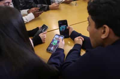 Image for Britain to ban social media for under-16s