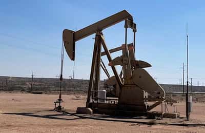 Image for Oil settles down $2, posting weekly loss as Mideast risk premium fades