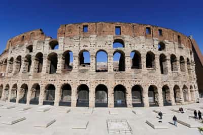 Image for Italy's Colosseum closes after worker dies in accident