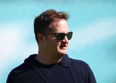 Image for Cricket-England to probe reports of excessive drinking during Ashes break