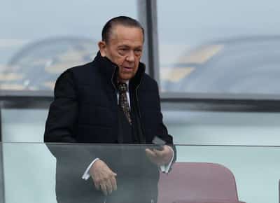 Image for Soccer-West Ham chair Sullivan steps down amid historic allegations coming to light