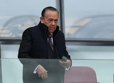 Image for Soccer-West Ham chair Sullivan steps down amid historic allegations coming to light