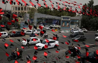 Image for Iran prepares to bury slain supreme leader with week of mass mourning