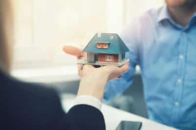 Image for How do real estate agents get paid?
