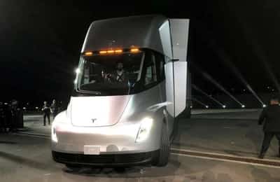 Image for Automakers scramble to decode new U.S. EV tax credits