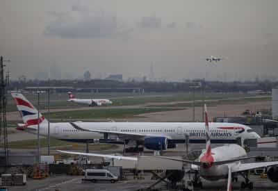 Image for Seeking growth, Britain considers rival Heathrow expansion plans