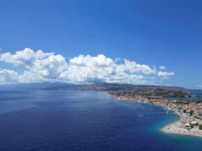 Image for Italy loosens court control over public tenders, amid protests