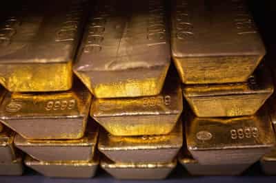Image for Explainer-Gold's record-breaking rally: who's keeping it going?